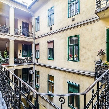 Bpr Colorlib Art Apartment Budapest Exterior photo