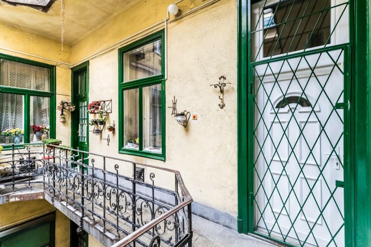 Bpr Colorlib Art Apartment Budapest Exterior photo