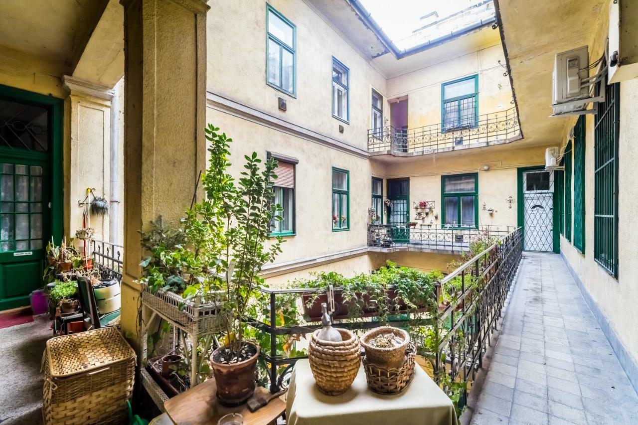 Bpr Colorlib Art Apartment Budapest Exterior photo