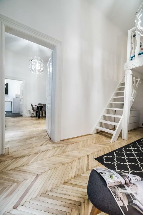 Bpr Colorlib Art Apartment Budapest Exterior photo